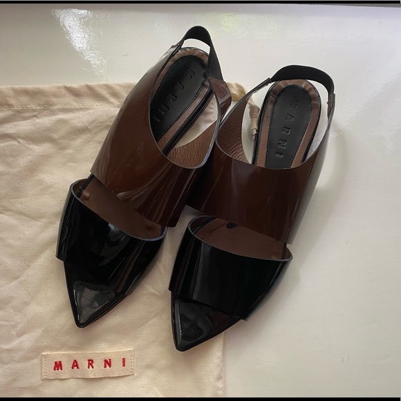 Marni Shoes - Marni patent Flat Sandals. Size 9